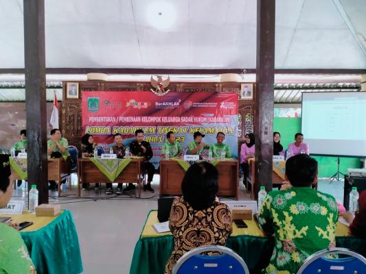 LOMBA KELUARGA SADAR HUKUM (KADARKUM) TINGKAT KECAMATAN TAHUN 2023 LOMBA KELUARGA SADAR HUKUM (KADARKUM) TINGKAT KECAMATAN TAHUN 2023